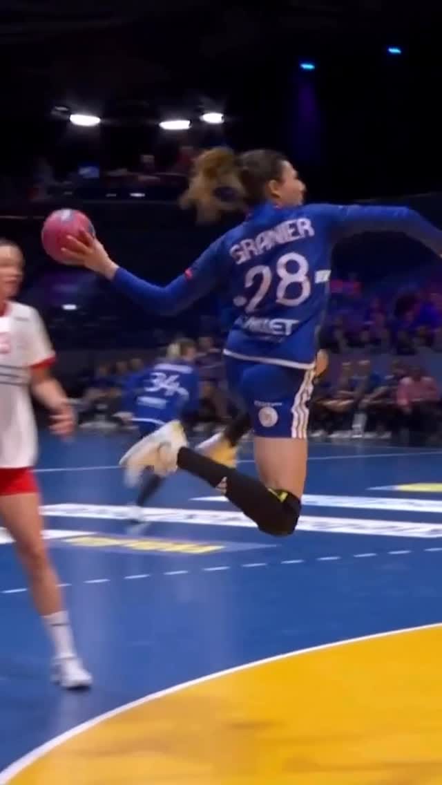 Post 7 by Lucie Granier on Instagram (video)