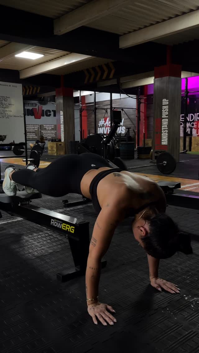 Post 3 by COLOMBIANA 🤍💗 on Instagram (video)