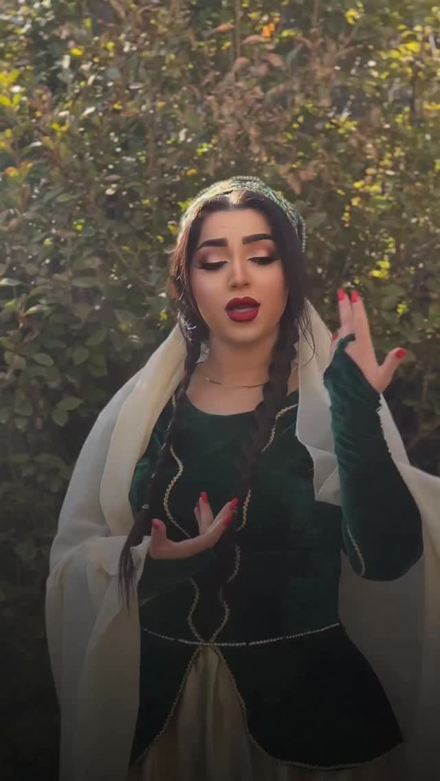 Post 5 by پریسا موحد | Makeup Parisa on Instagram (video)