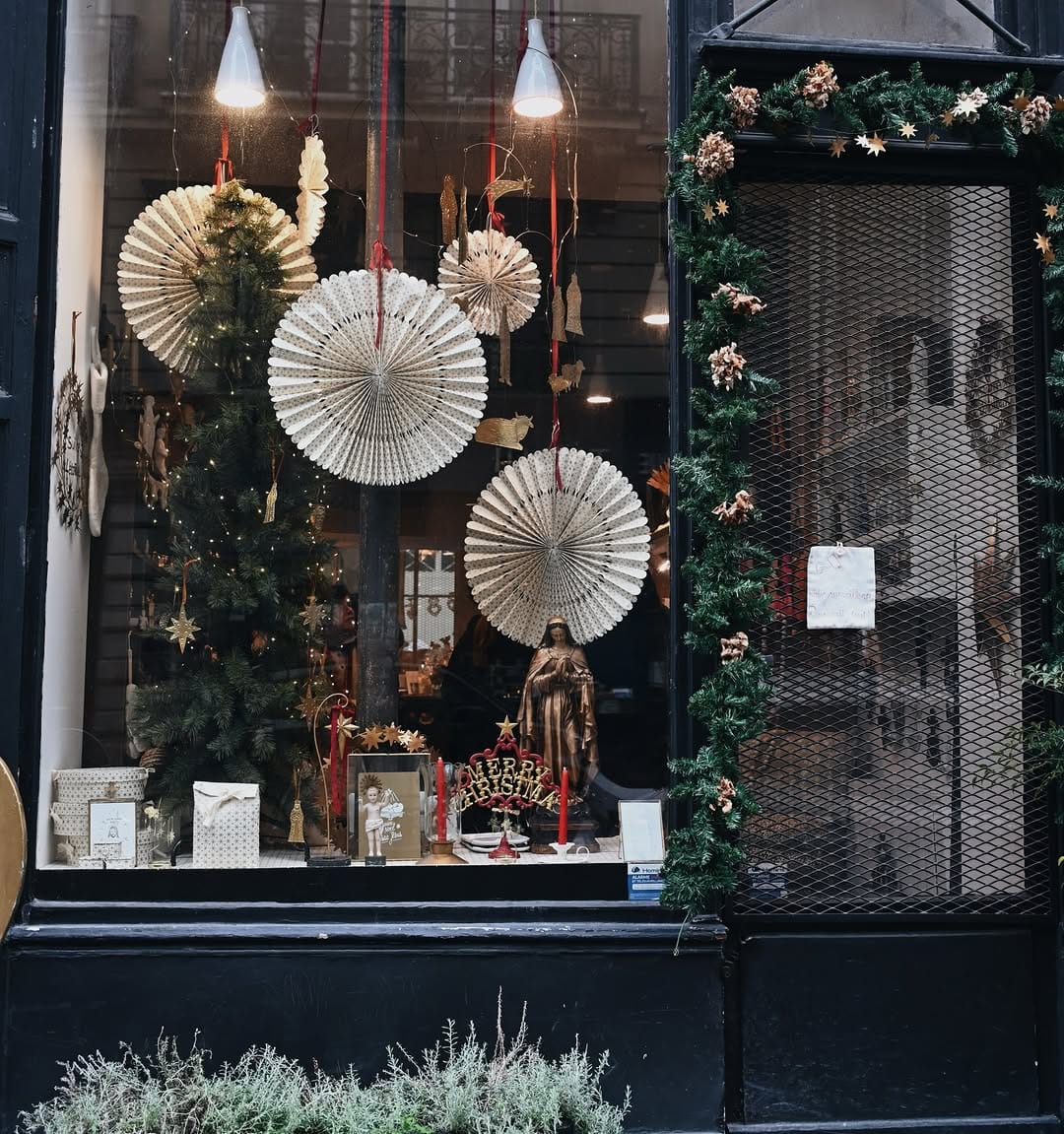 Post 8 by L o r r a i n e on Instagram (carousel)