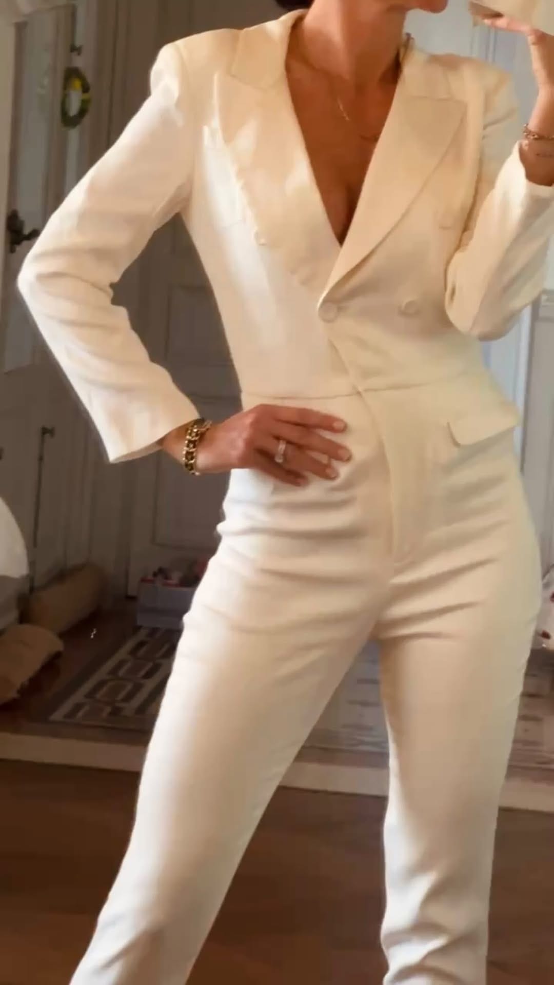 Post 6 by Jenna Sylvestre on Instagram (video)