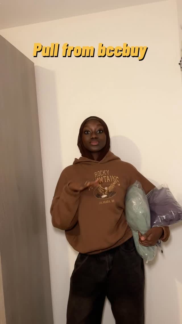 Post 4 by Fatou gueye on Instagram (video)