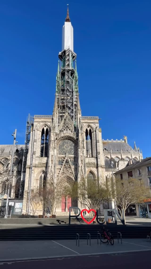 Post 1 by Docteur Arnault Pfersdorff on Instagram (video)