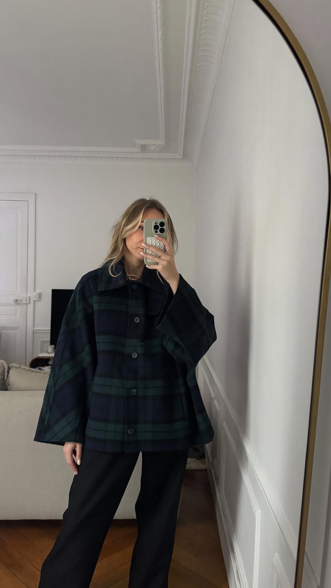 Post 4 by Océane on Instagram (video)