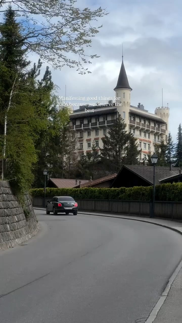 Post 6 by Zeineb Chelli on Instagram (video)