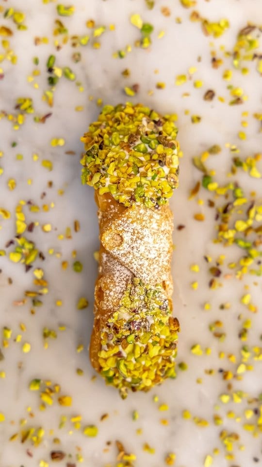 Post 4 by Pâtisserie Caterina on Instagram (video)
