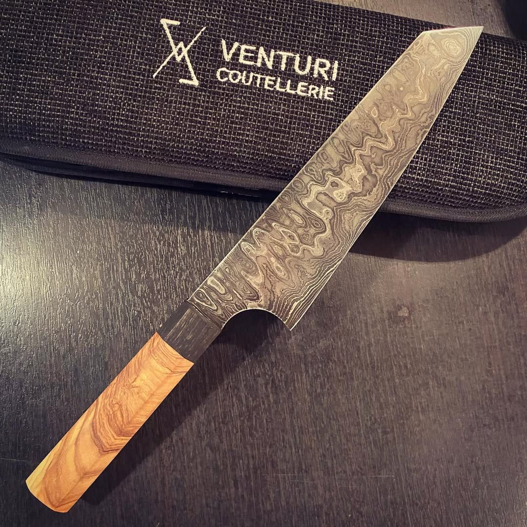 Post 4 by VENTURI on Instagram (image)