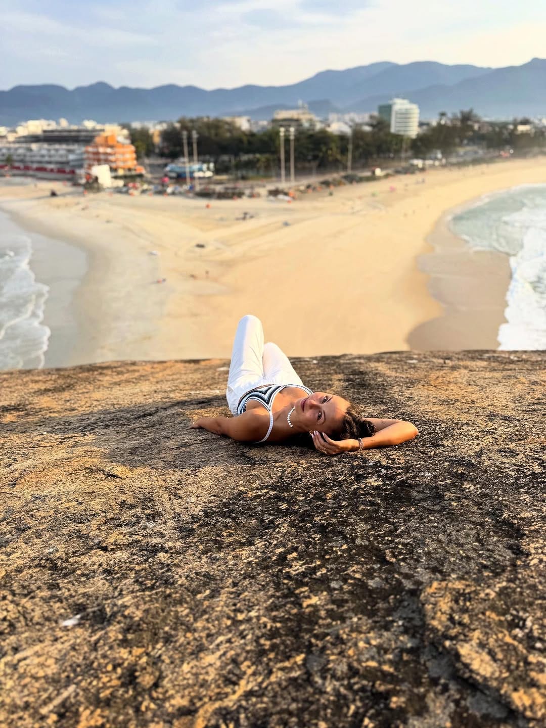 Post 7 by 𝐃𝐚𝐧𝐢𝐞𝐥𝐚 𝐌𝐨𝐠𝐮𝐫𝐞𝐚𝐧🌺 on Instagram (carousel)