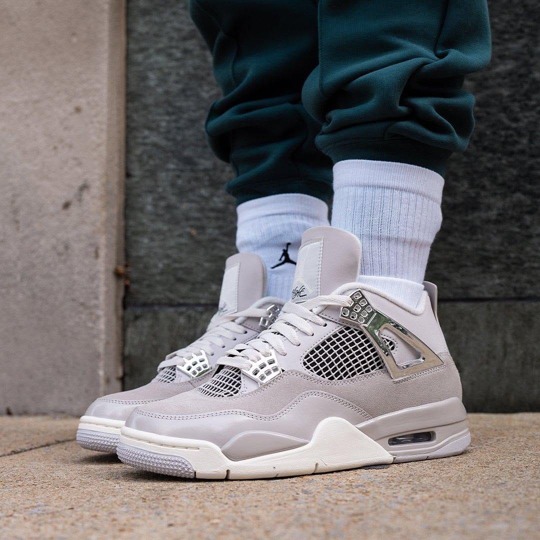 Post 6 by Click your sneakss on Instagram (image)