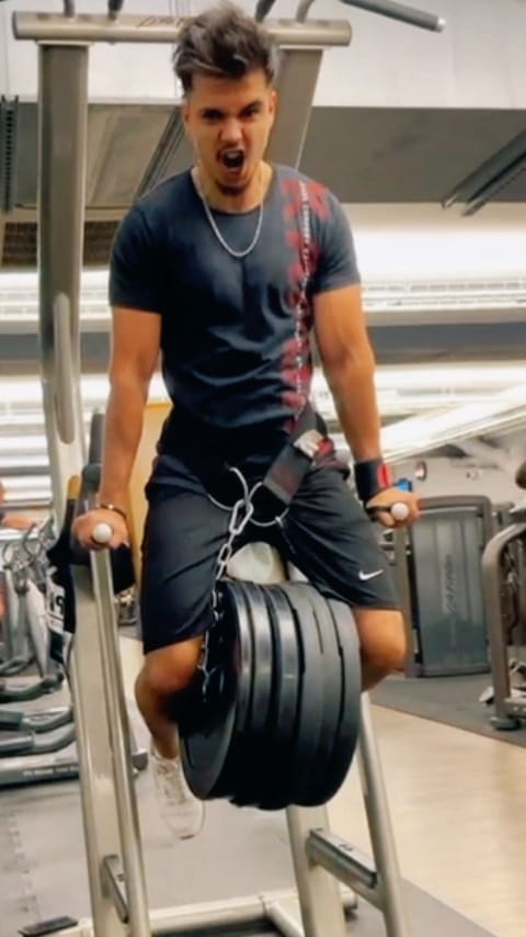 Post 2 by Mehdi Fitt on Instagram (video)