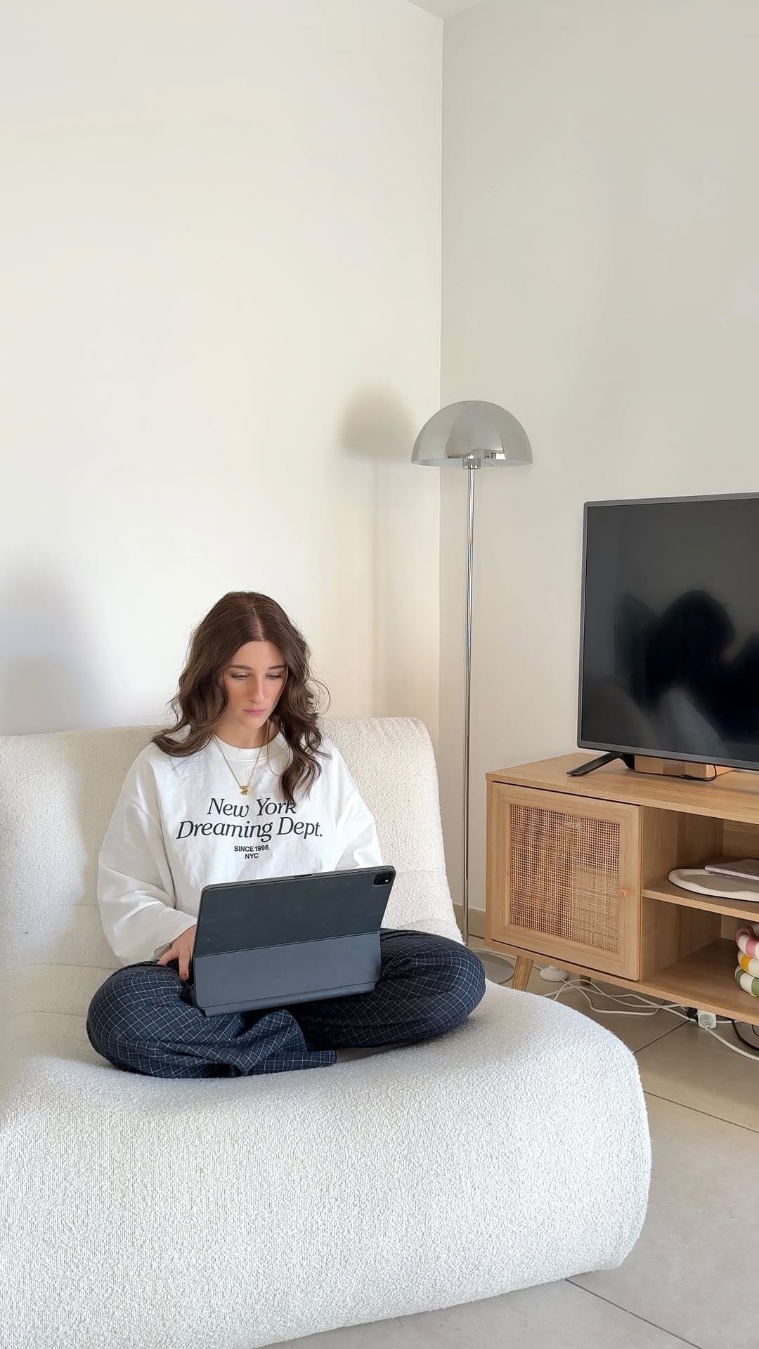 Post 6 by 𝗷𝘂𝗹𝗶𝗲𝘁𝘁𝗲 on Instagram (video)