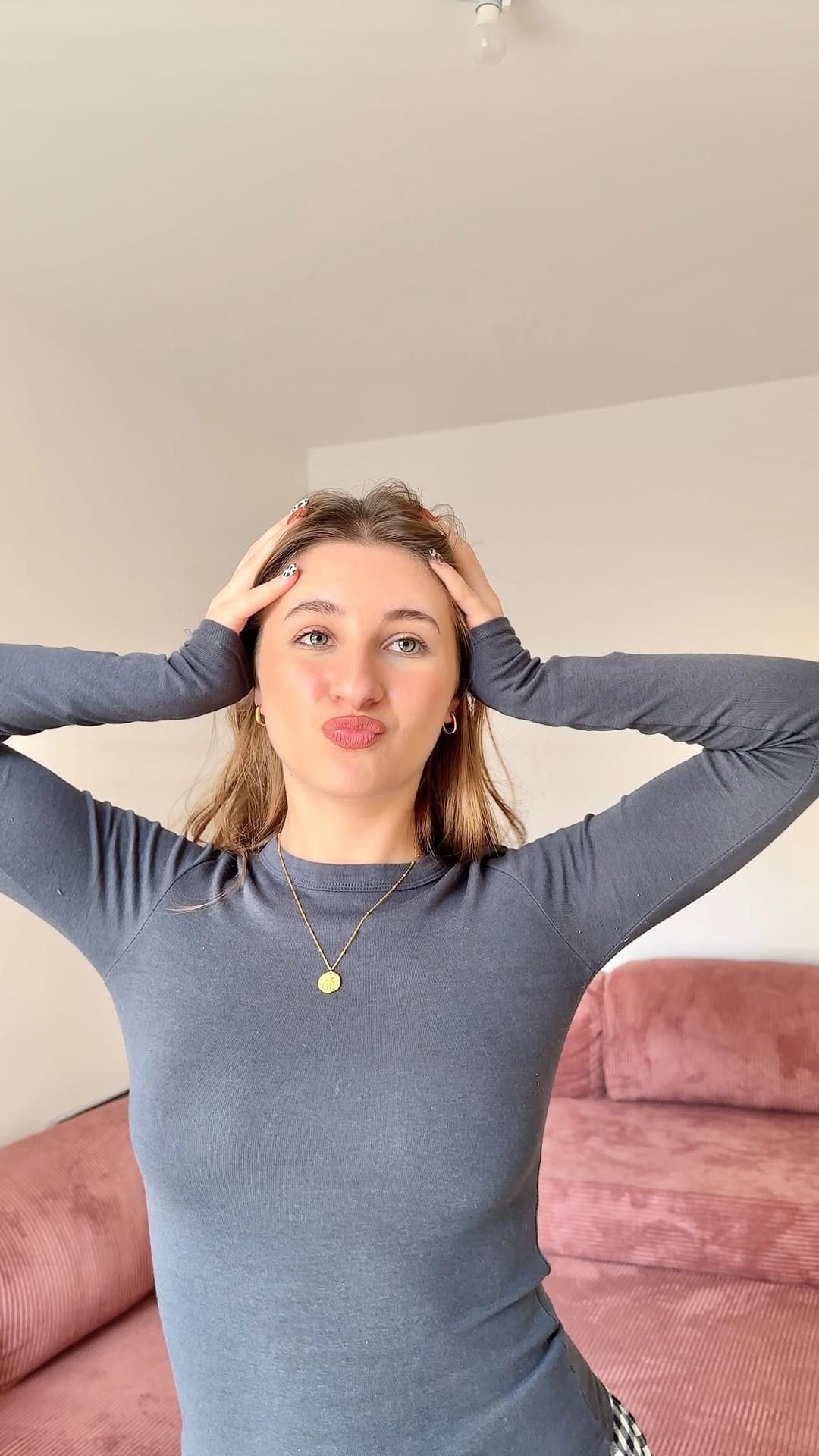 Post 8 by 𝗷𝘂𝗹𝗶𝗲𝘁𝘁𝗲 on Instagram (video)
