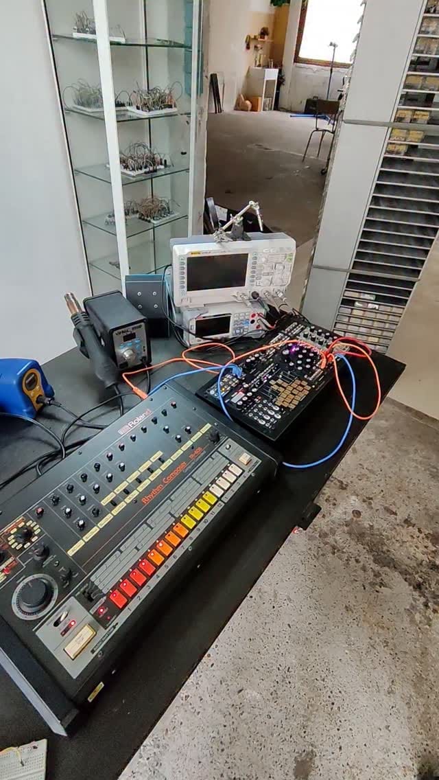 Post 5 by Ritual Electronics on Instagram (video)