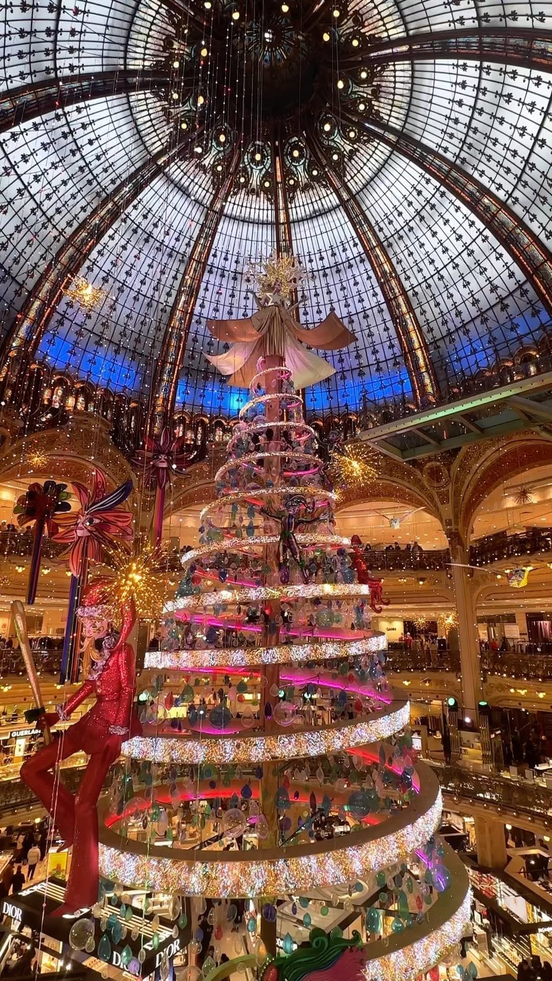 Post 9 by Victor Parigi 🇫🇷 Paris on Instagram (video)
