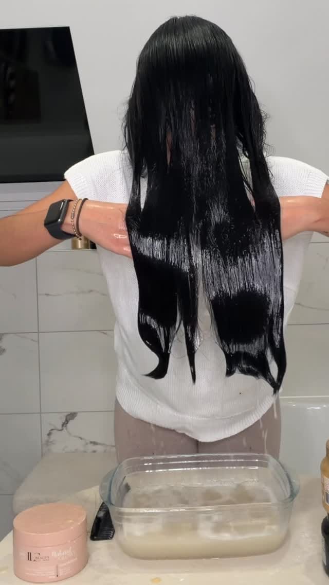 Post 1 by Cosmétiques pour cheveux et peau on Instagram (video)