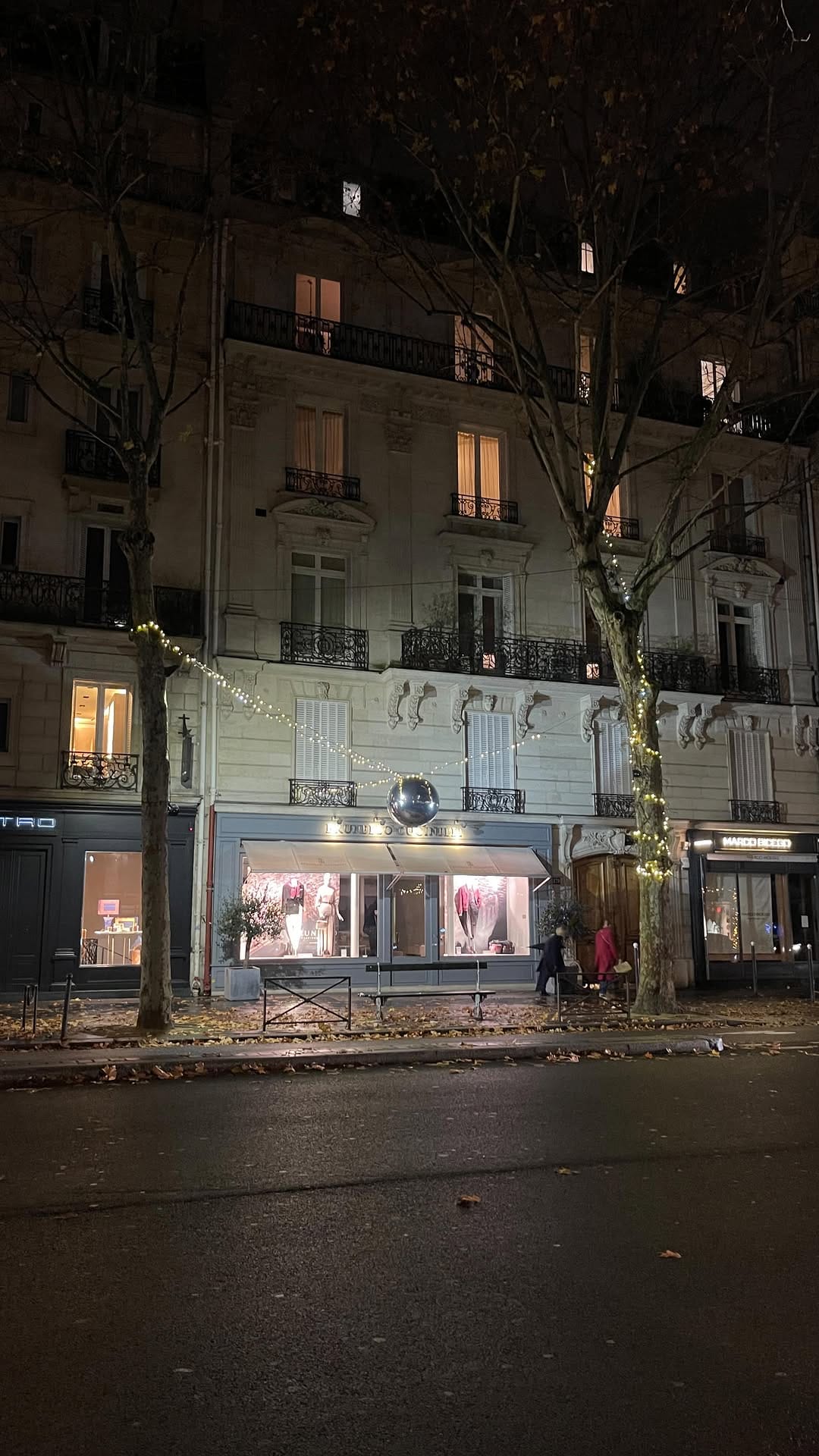 Post 8 by Tugce | Paris on Instagram (video)