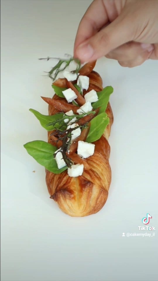 Post 9 by Cake My Day on Instagram (video)