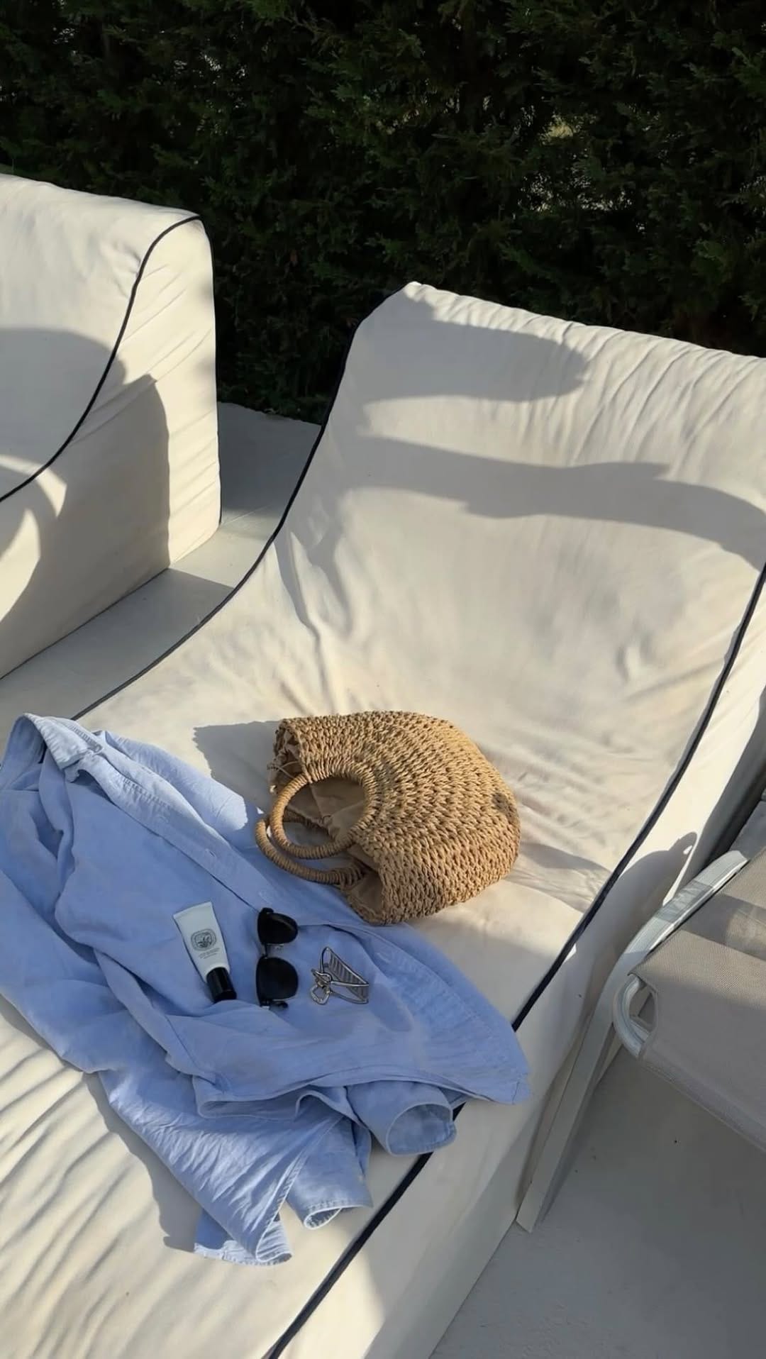 Post 8 by Margaux on Instagram (video)