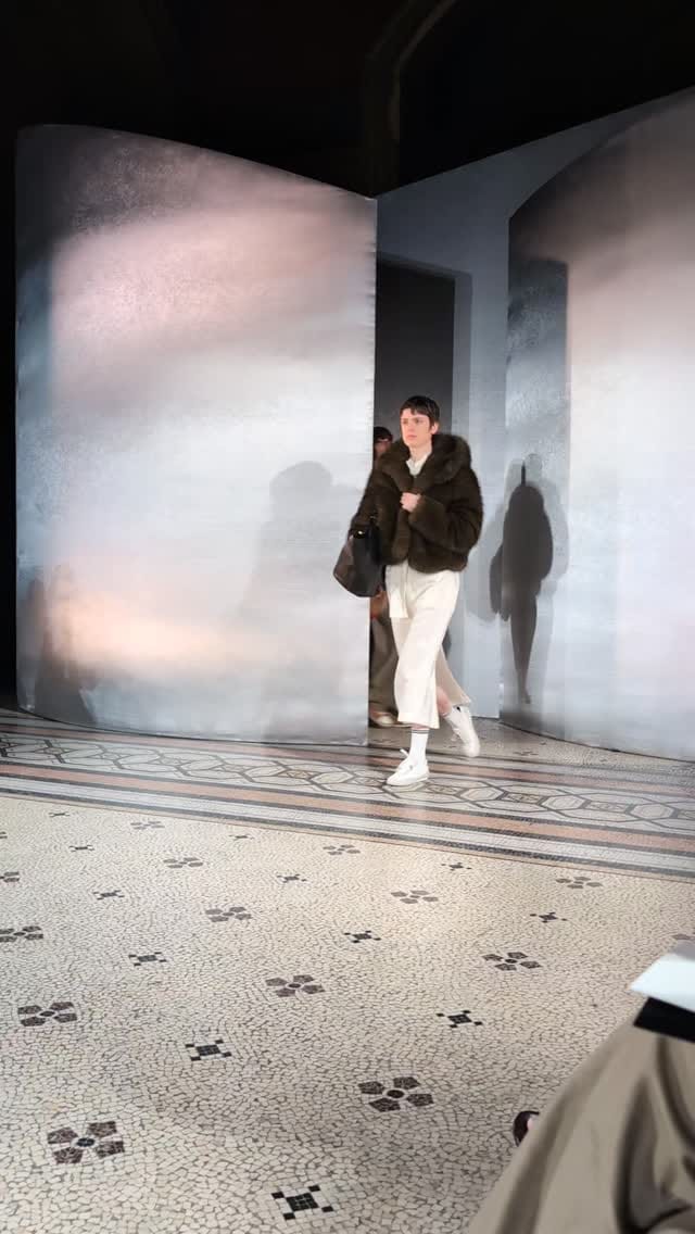 Post 1 by Luxsure | Fashion & Luxury Magazine on Instagram (video)