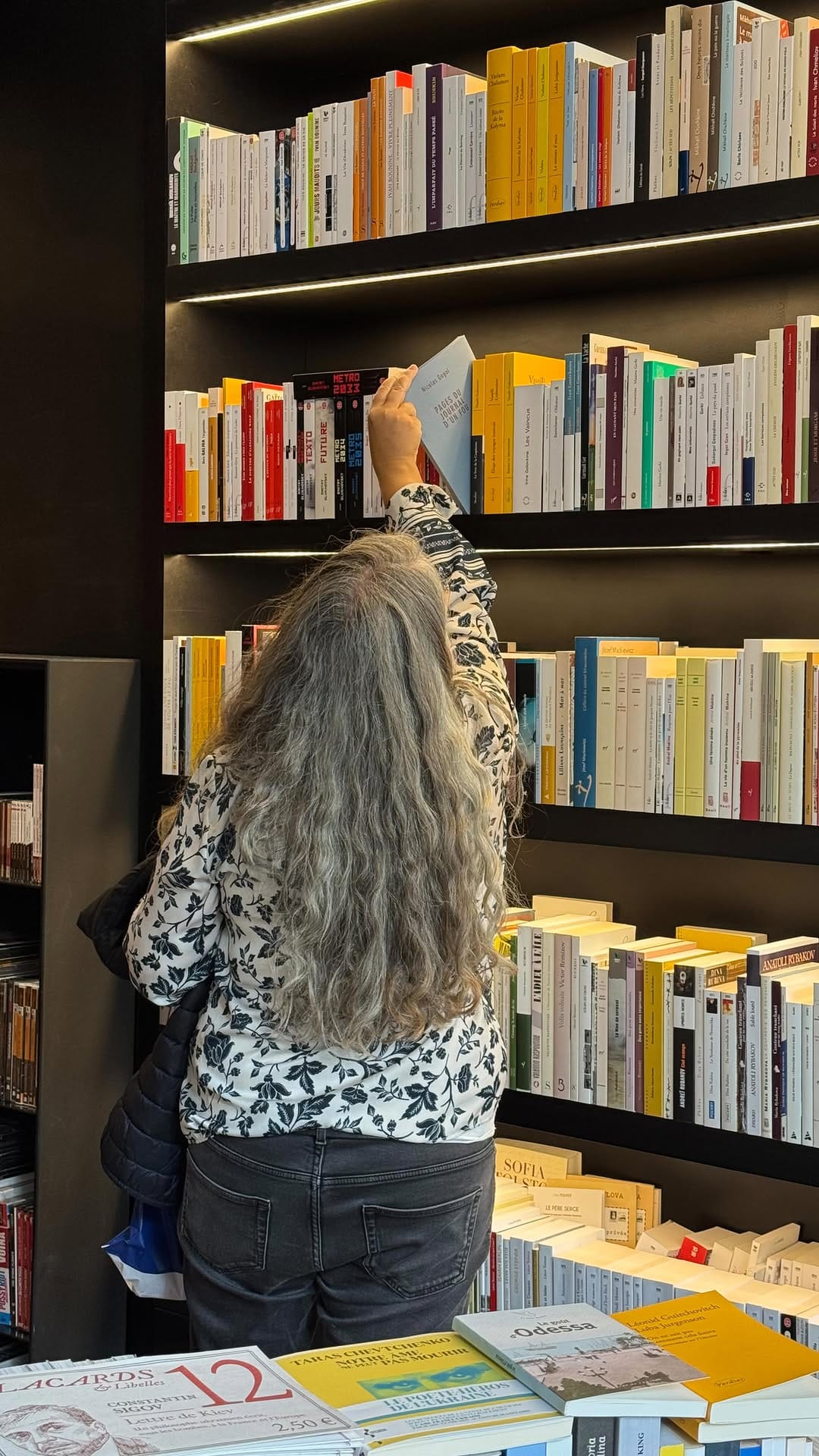 Post 8 by Книжный магазин «Librairie du Globe», Paris on Instagram (video)