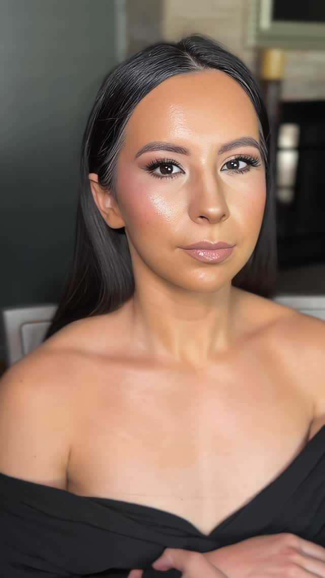 Post 2 by 𝓛𝓮𝓼𝓵𝓲𝓮 𝓓𝓪𝔂𝓪𝓷𝓷𝓪 Make Up Artist on Instagram (video)