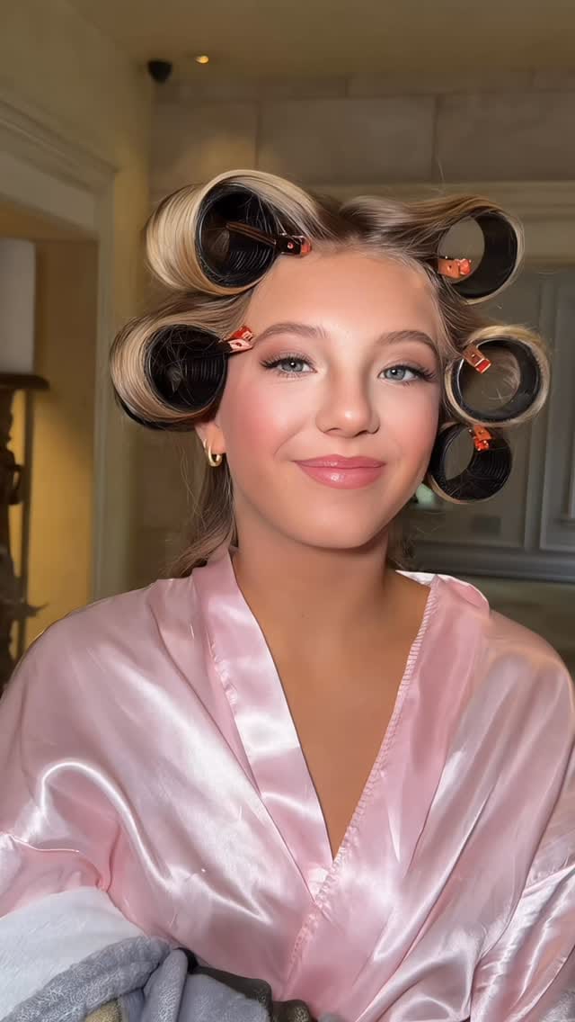 Post 4 by 𝓛𝓮𝓼𝓵𝓲𝓮 𝓓𝓪𝔂𝓪𝓷𝓷𝓪 Make Up Artist on Instagram (video)