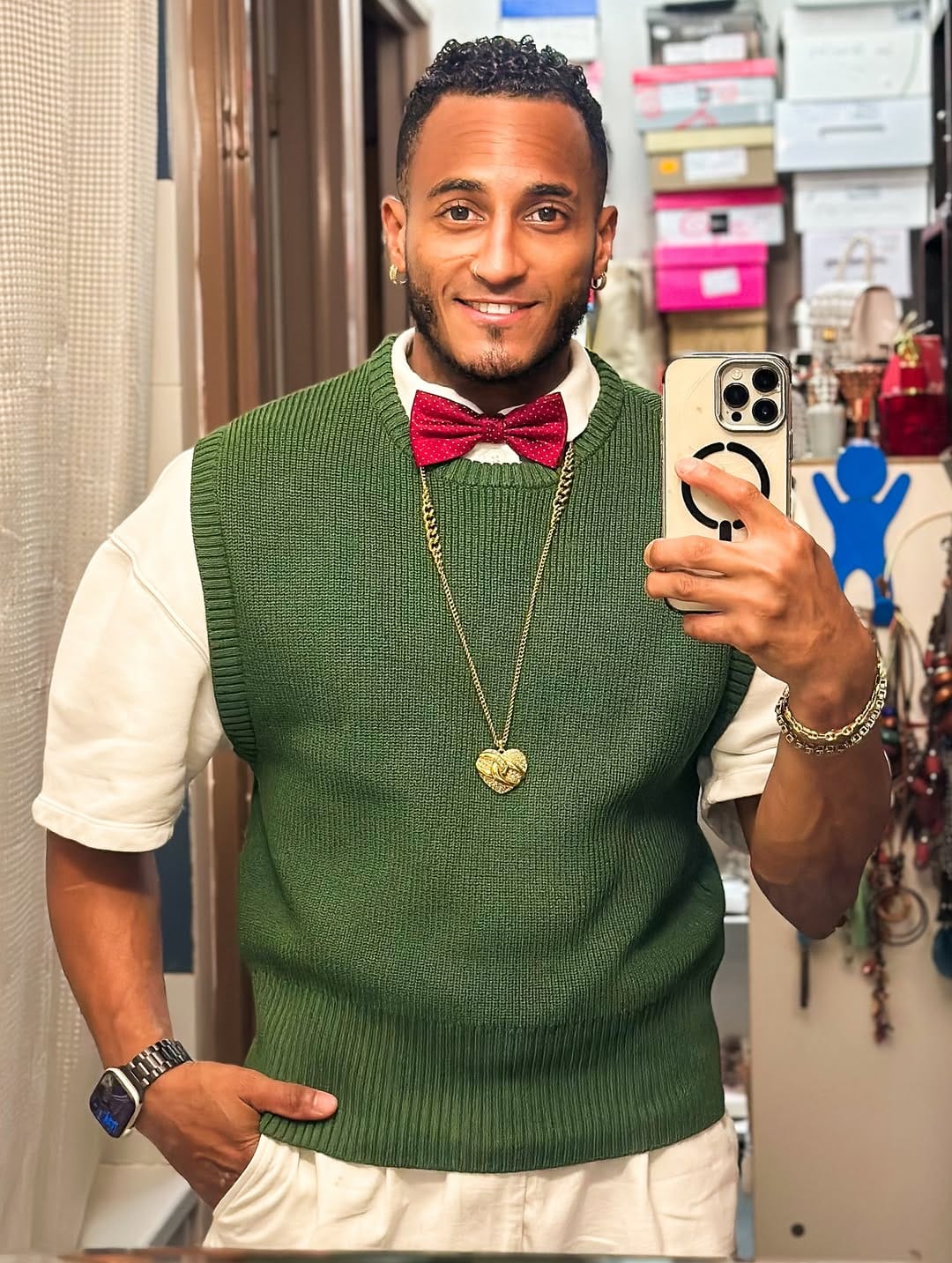 Post 6 by Dimitri PAVADÉ 🇷🇪 🇫🇷 🏳️‍🌈 on Instagram (carousel)