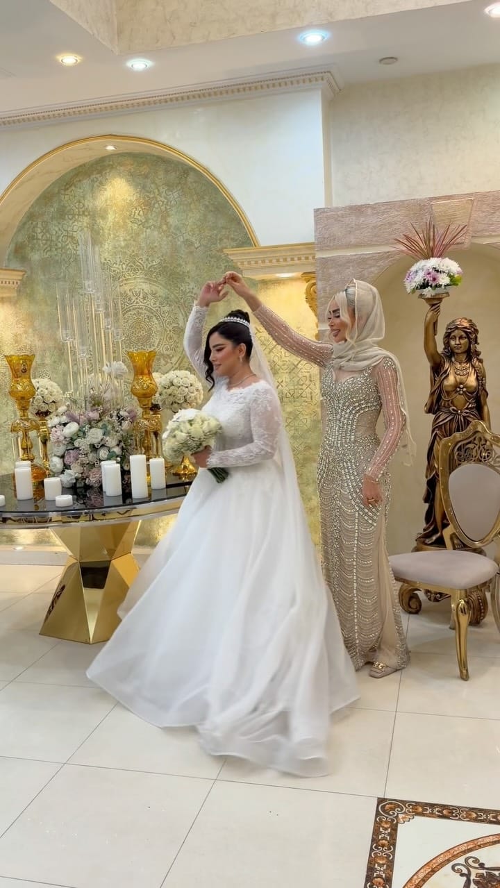 Post 7 by پریسا غریبی on Instagram (video)