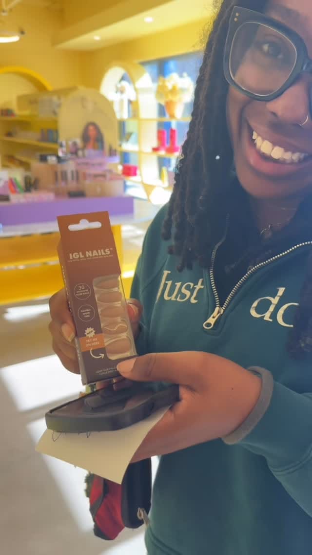 Post 1 by IGL NAILS® | Press-On Nails That Fit on Instagram (video)