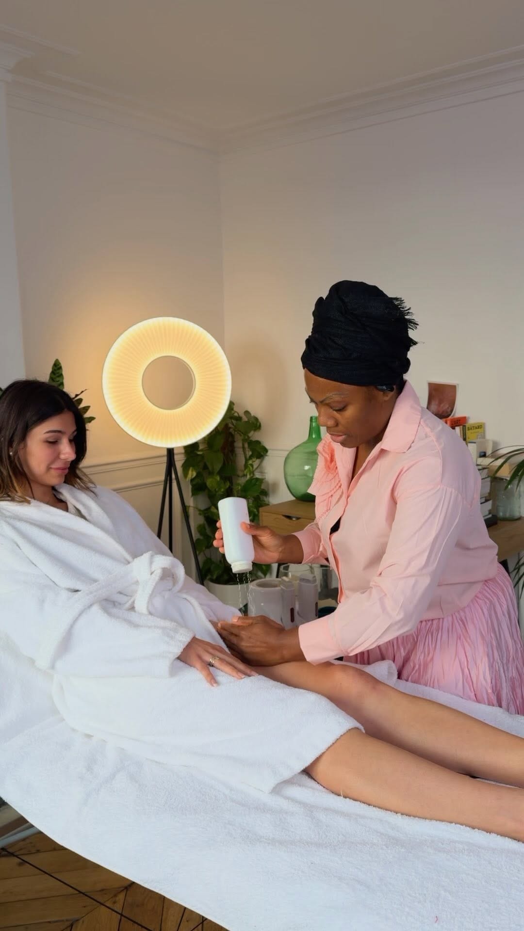 Post 2 by SIMONE • Le salon de beauté 3.0 on Instagram (video)