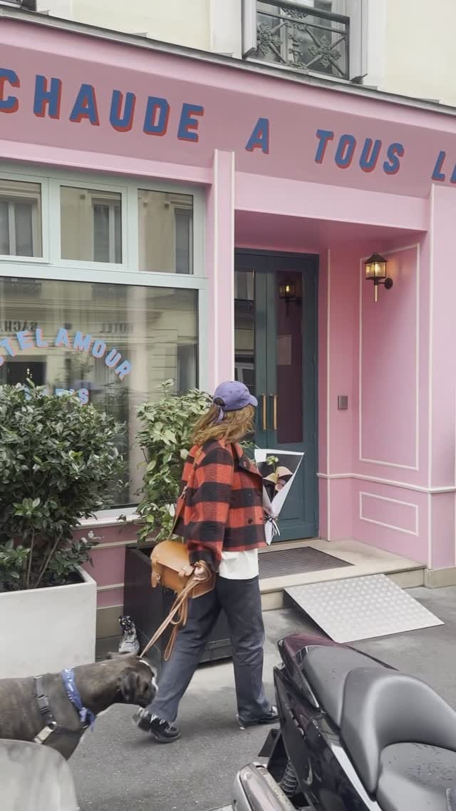 Post 9 by CRA-YON PARFUMS on Instagram (video)