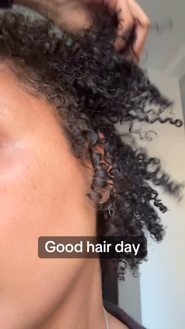 Post 5 by niir c 2 la bombe bébé on Instagram (video)