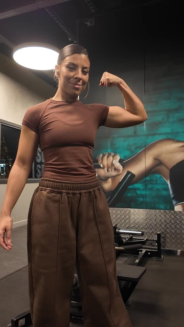 Post 9 by Mimi on Instagram (video)