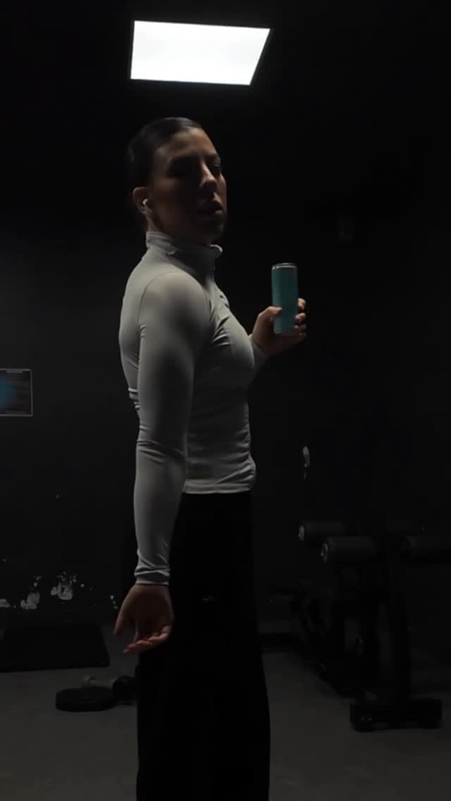 Post 7 by Mimi on Instagram (video)