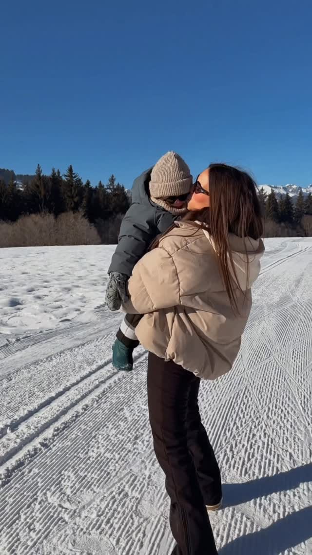 Post 2 by Loulou____ on Instagram (video)