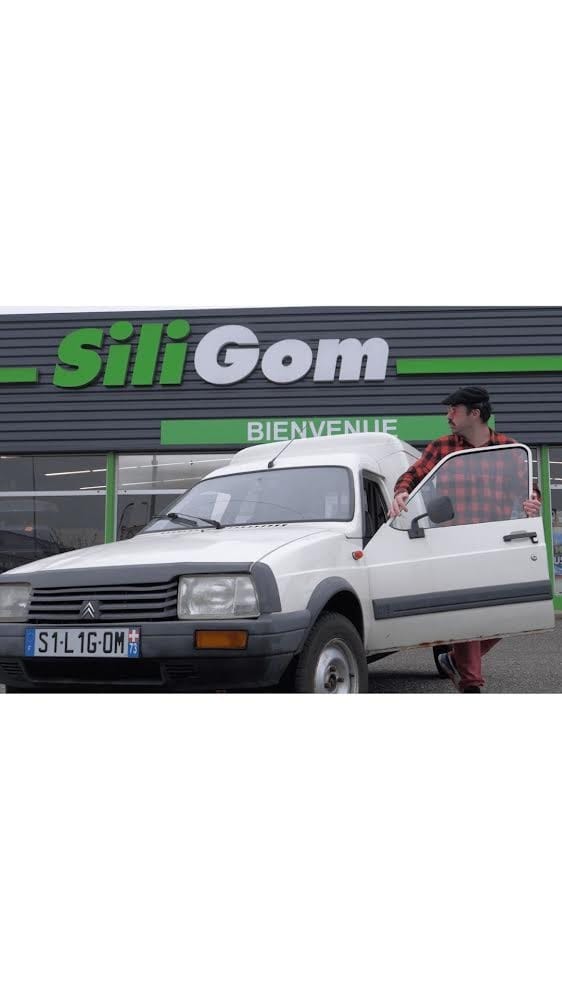 Post 10 by SiliGom on Instagram (video)