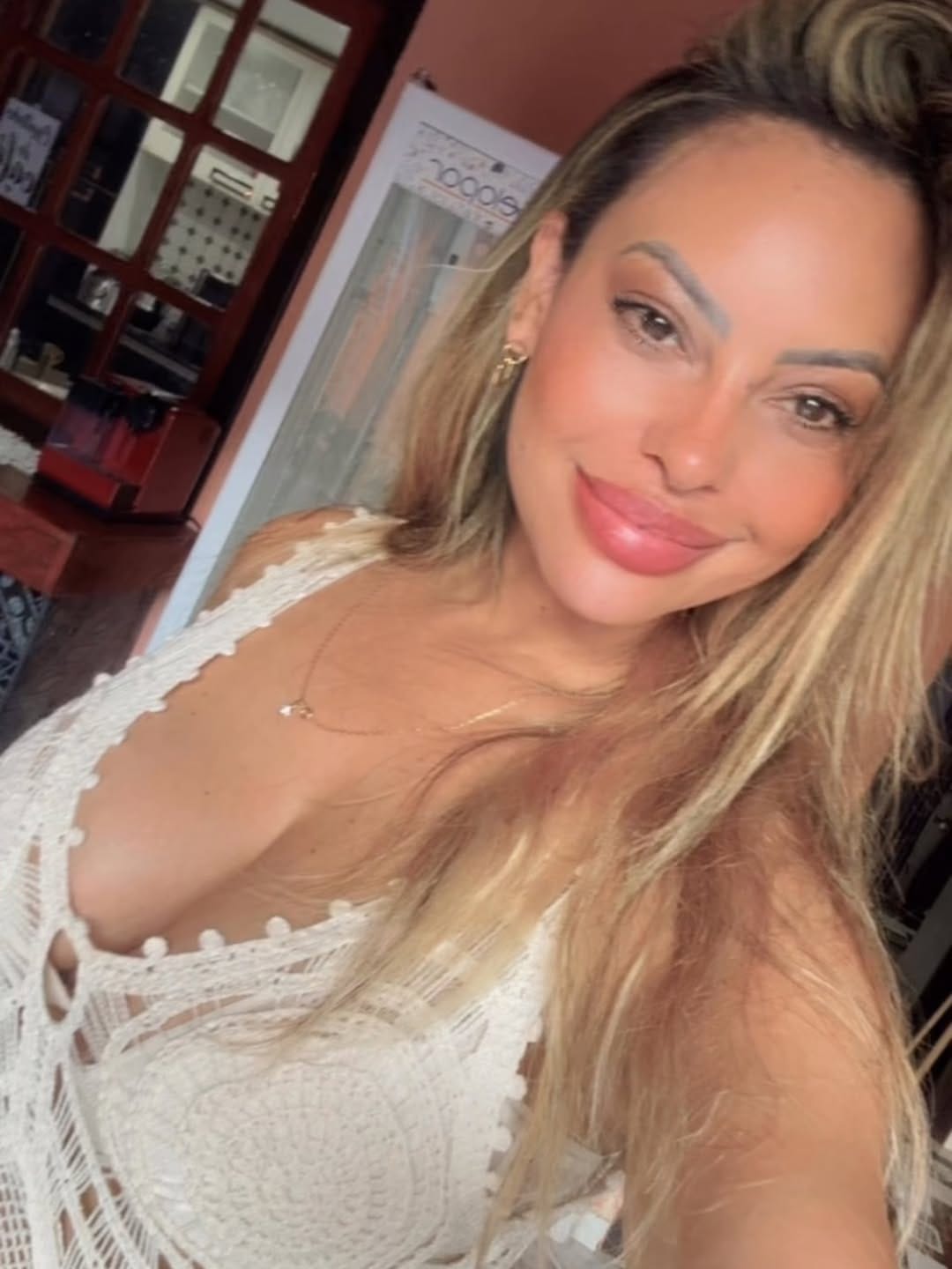Post 4 by 𝑽𝒆𝒓𝒐𝒏𝒊ca alves 🇧🇷🇫🇷🇬🇧 🏴󠁧󠁢󠁥󠁮󠁧󠁿🇨🇴🇮🇹🇺🇸🇵🇦🇦🇼✈️ on Instagram (carousel)