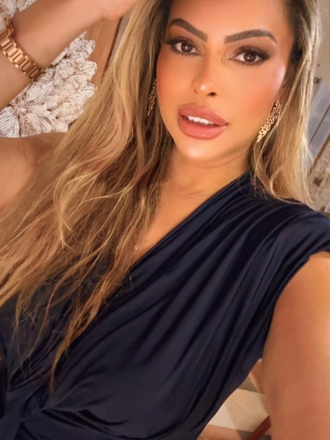 Post 1 by 𝑽𝒆𝒓𝒐𝒏𝒊ca alves 🇧🇷🇫🇷🇬🇧 🏴󠁧󠁢󠁥󠁮󠁧󠁿🇨🇴🇮🇹🇺🇸🇵🇦🇦🇼✈️ on Instagram (carousel)