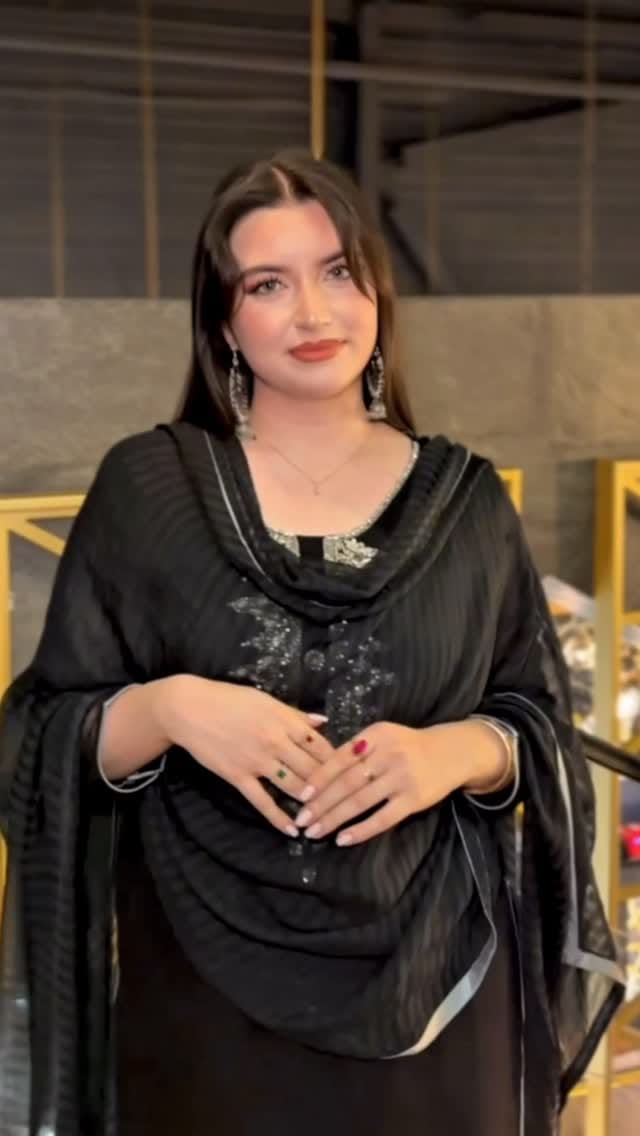 Post 4 by Yassna Rahmani on Instagram (video)
