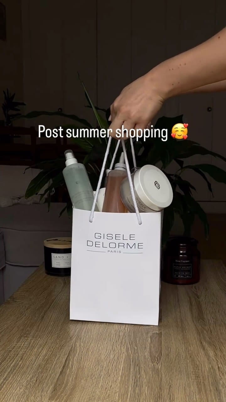 Post 8 by GISELE DELORME PARIS Official on Instagram (video)