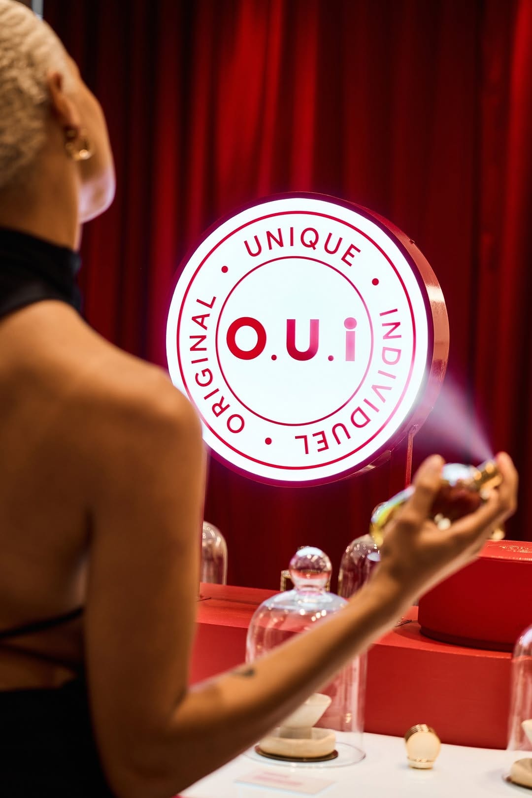 Post 10 by O.U.i Paris on Instagram (video)