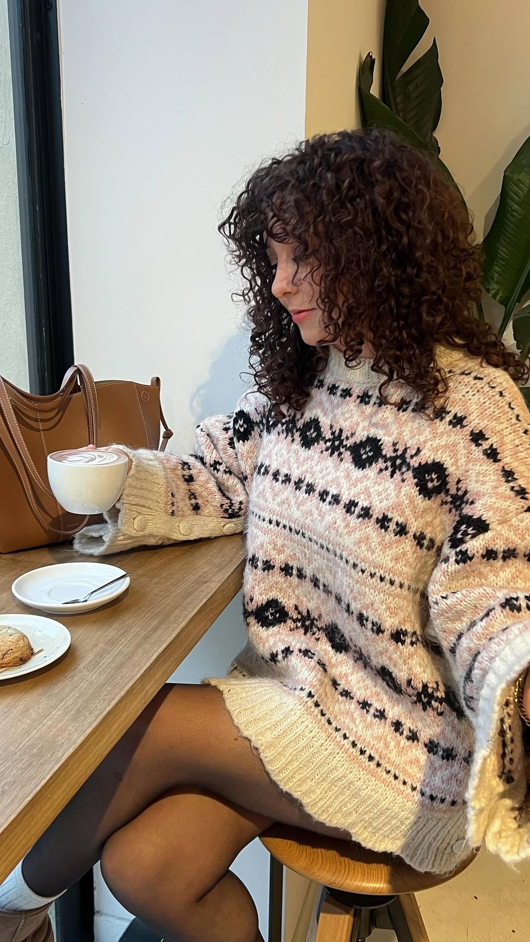 Post 6 by Nina Wauthier on Instagram (video)