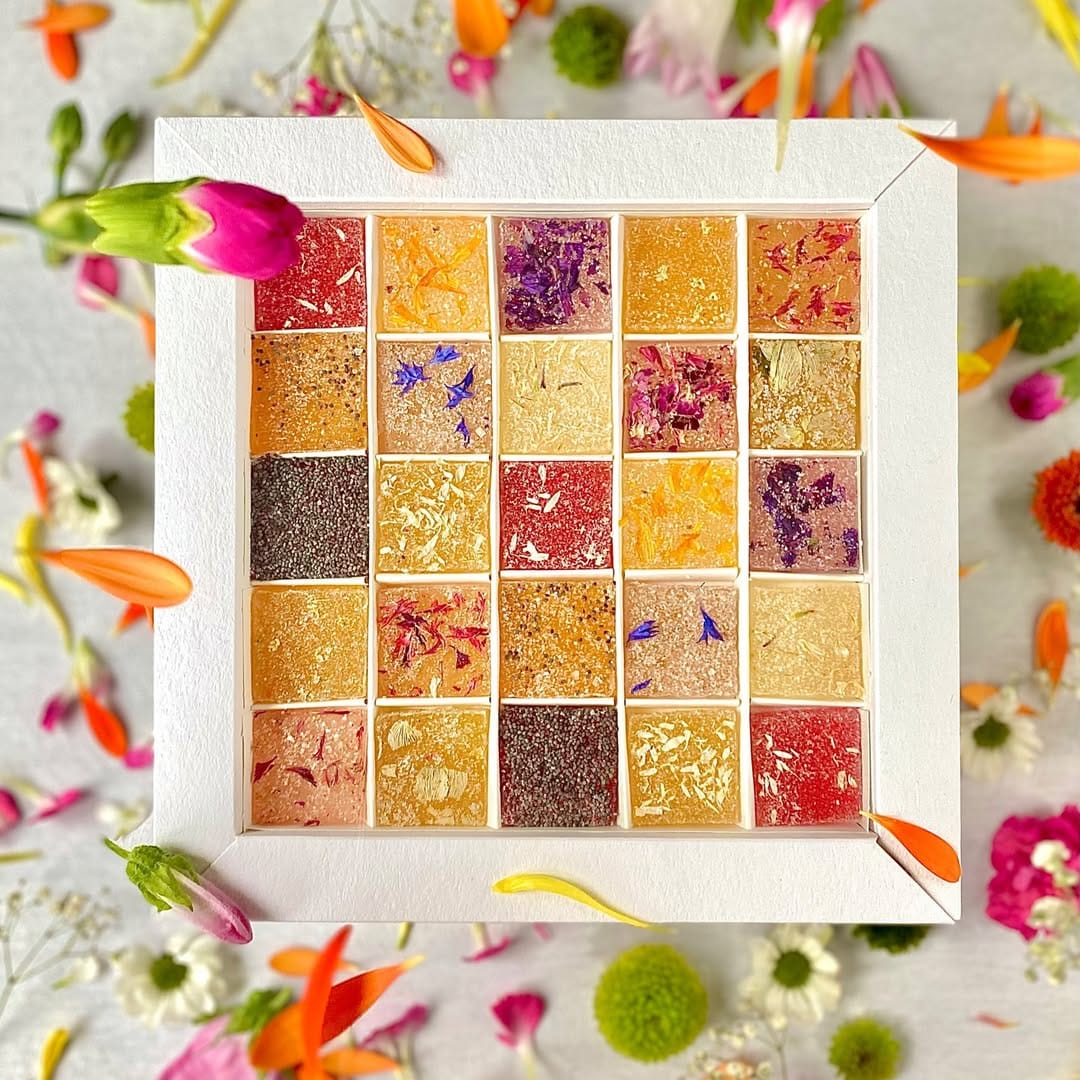 Post 10 by Fleurs de chocolats on Instagram (carousel)