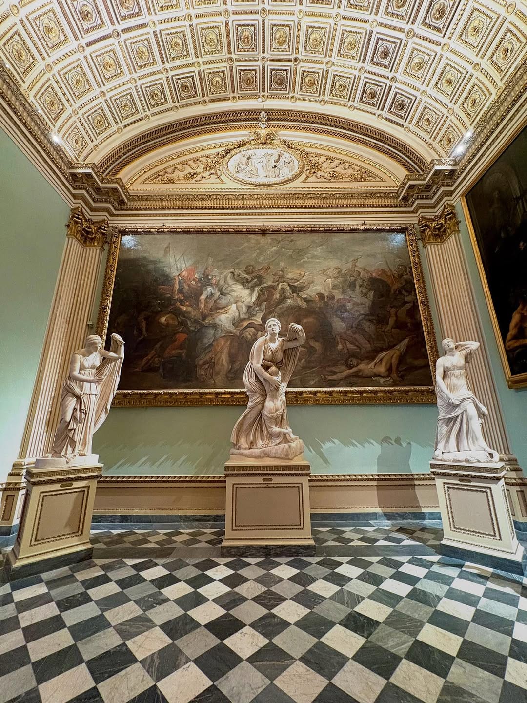 Post 7 by Margot on Instagram (carousel)