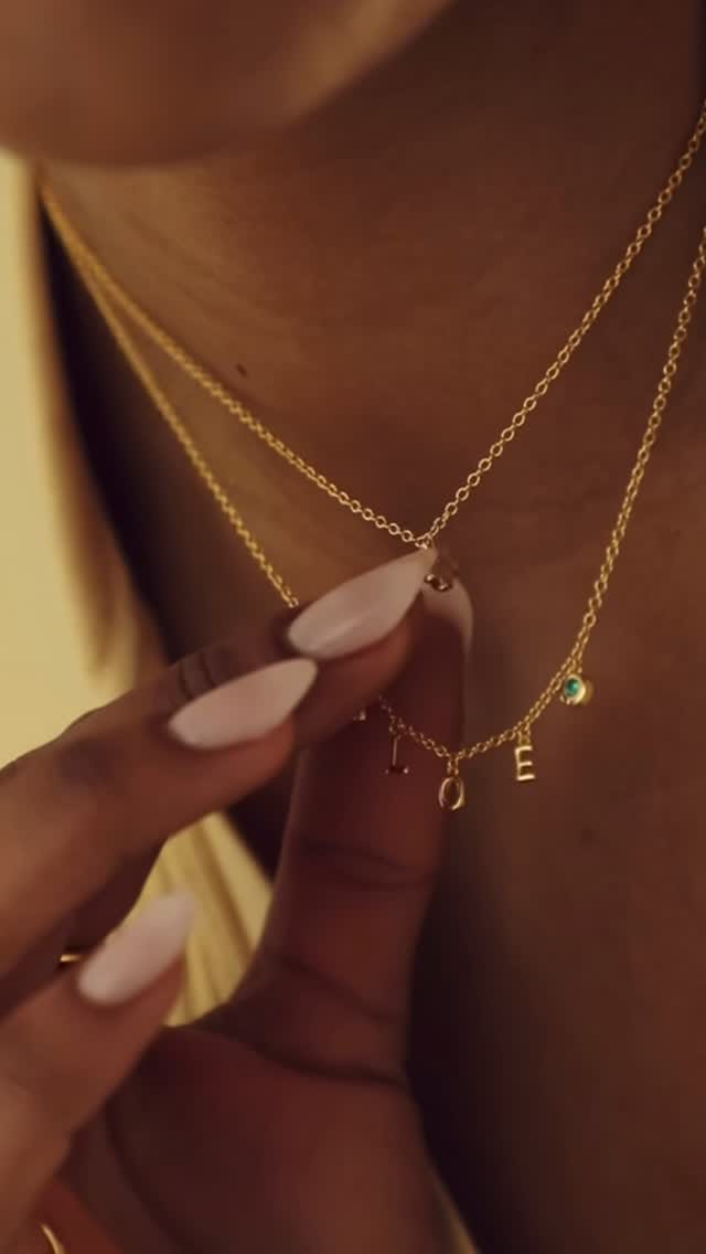 Post 2 by 𝐁𝐢𝐣𝐨𝐮𝐱 • 𝐏𝐚𝐫𝐟𝐮𝐦𝐬 • 𝐁𝐫𝐮𝐦𝐞𝐬 & 𝐒𝐩𝐫𝐚𝐲𝐬 on Instagram (video)