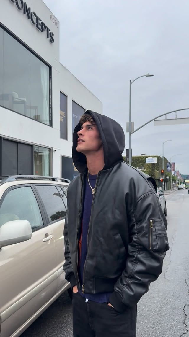 Post 6 by Kai Paula on Instagram (video)