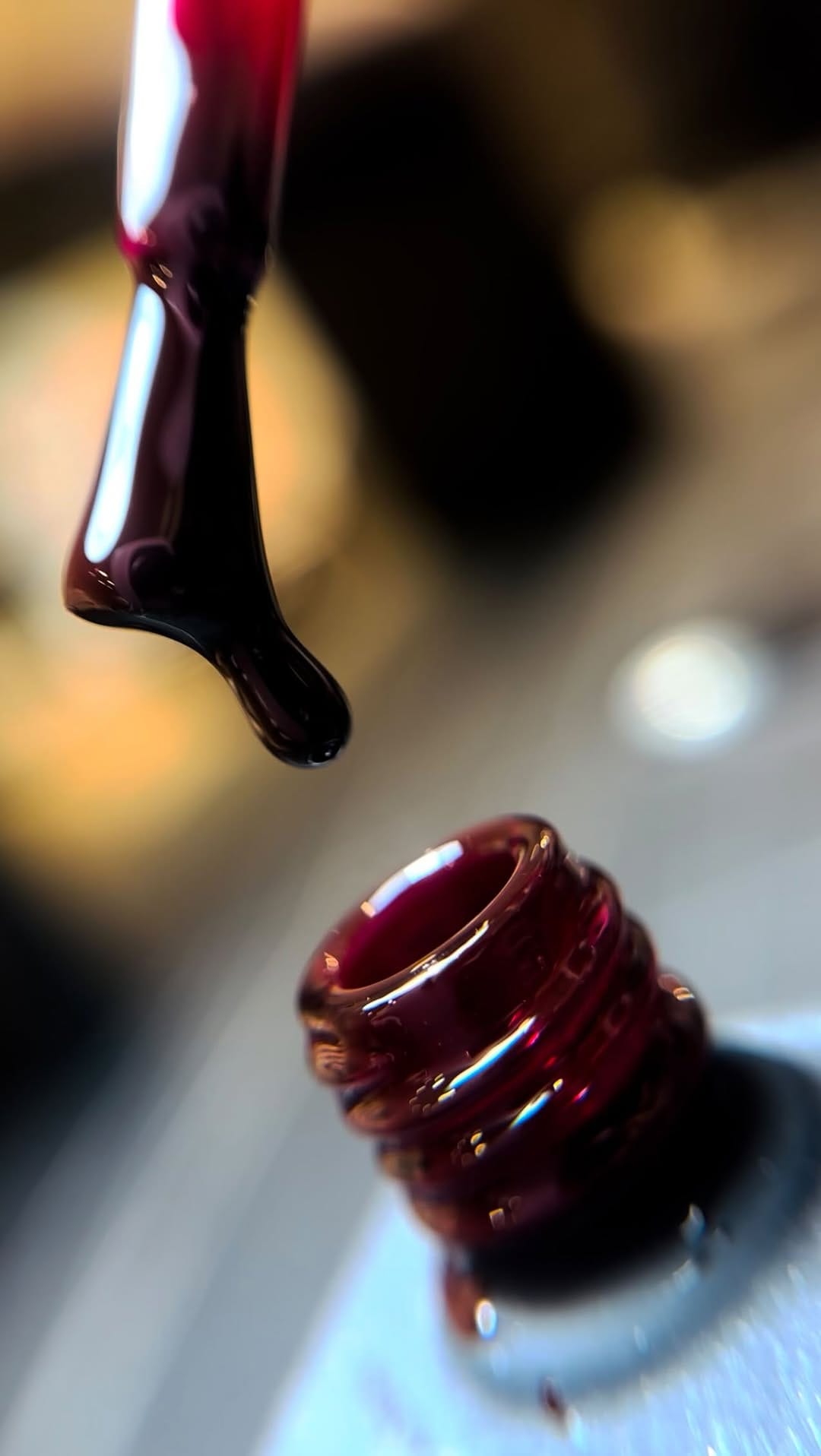 Post 10 by PUR Paris • Salon de beauté • Manucure russe on Instagram (video)