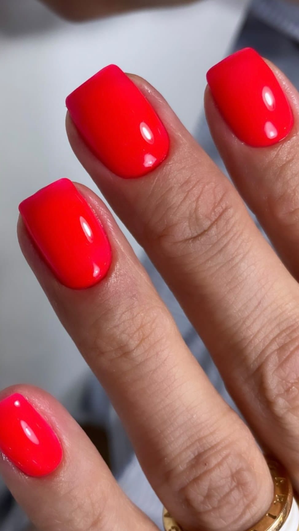 Post 6 by PUR Paris • Salon de beauté • Manucure russe on Instagram (video)