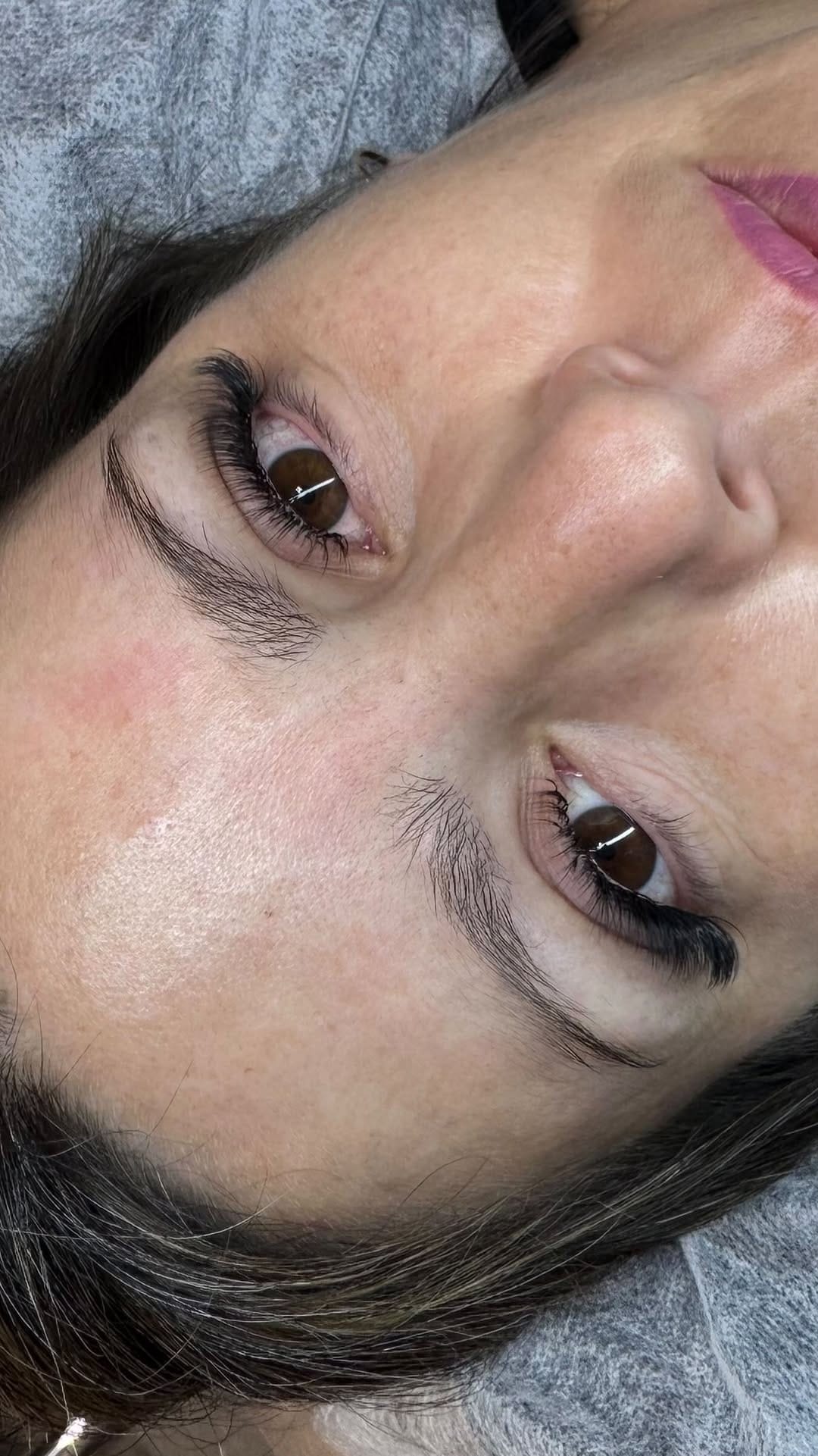 Post 3 by Maquilleuse Pro /Technicienne de Cils on Instagram (video)