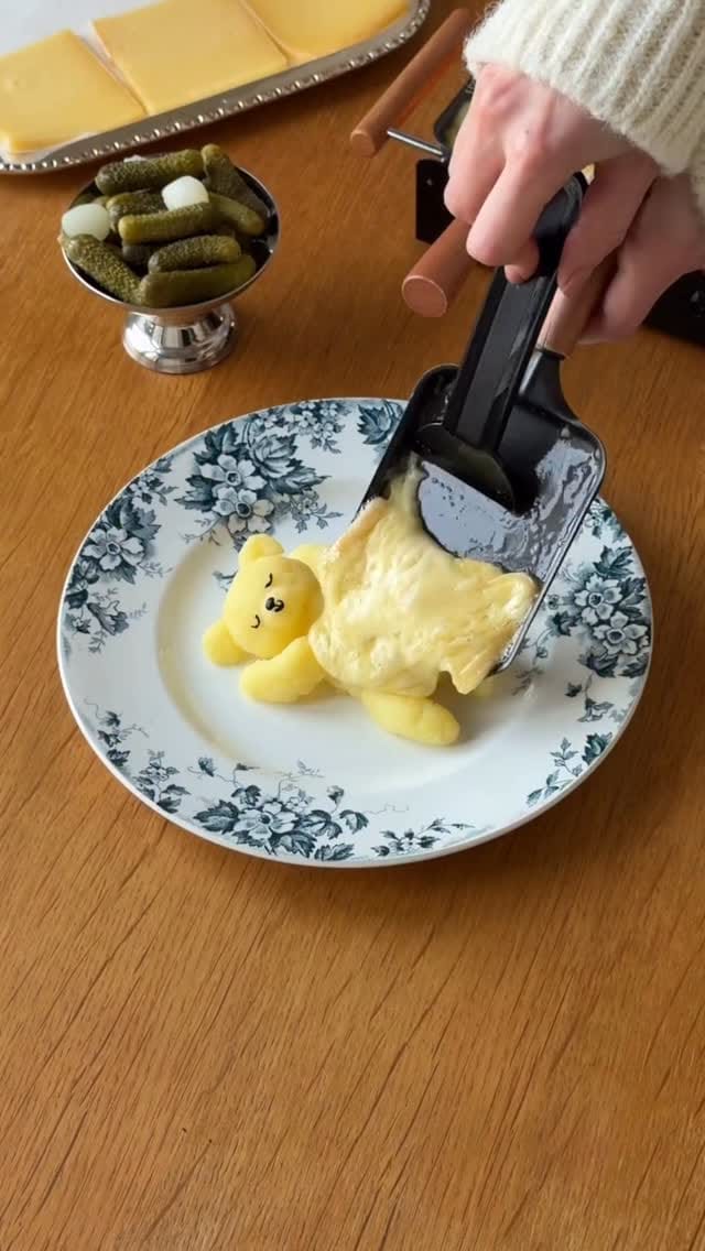 Post 1 by WAAM COSMETICS on Instagram (video)